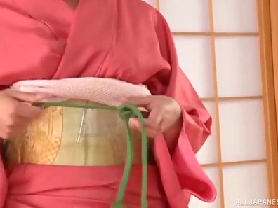 Skilled Saki Offers Expert Oral Service Before Steamy Sex Showdown