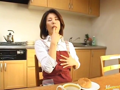 Mio Fujiki Solo Sex Show: Spreading Legs Wide for Dildo Ride Action