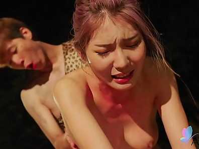 Chinese girl Li Zhiyan got fucked hard in the middle of the forest with a guy.
