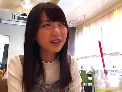 First time having sex at a hotel with Yu, whom she had her boyfriend but met on a dating app!
