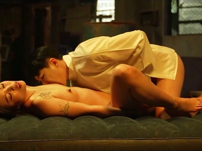 Naughty Chinese Girl Enjoying Steamy Sex with Her Boyfriend