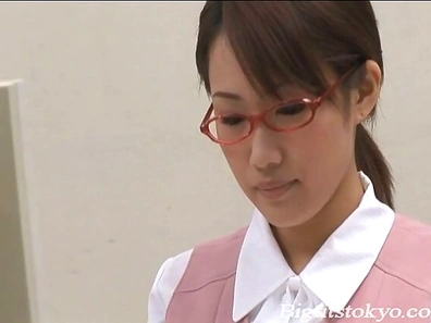 Kirara Kurokawa Lovely Asian secretary gets fucked at work