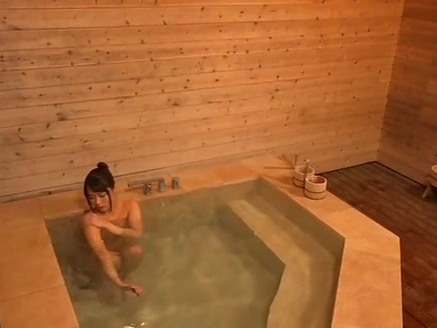 Curvy Asian lesbians is doing themselves lustly in a bath