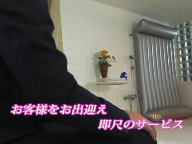 Slim babe Shiori Yamate gives a worthy head