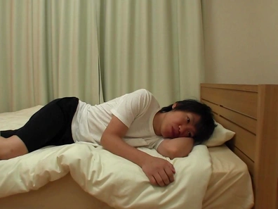 Sexy Japanese milf Kitsu Yuka reveals her fantastic body