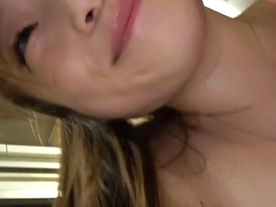 Amateur babe enjoys sucking thick dong
