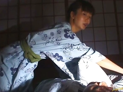 Maria Yuki Hot Asian mature babe gives a hot blowjob