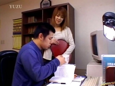 Michiru Tamaki Cute Asian chick gives a blowjob